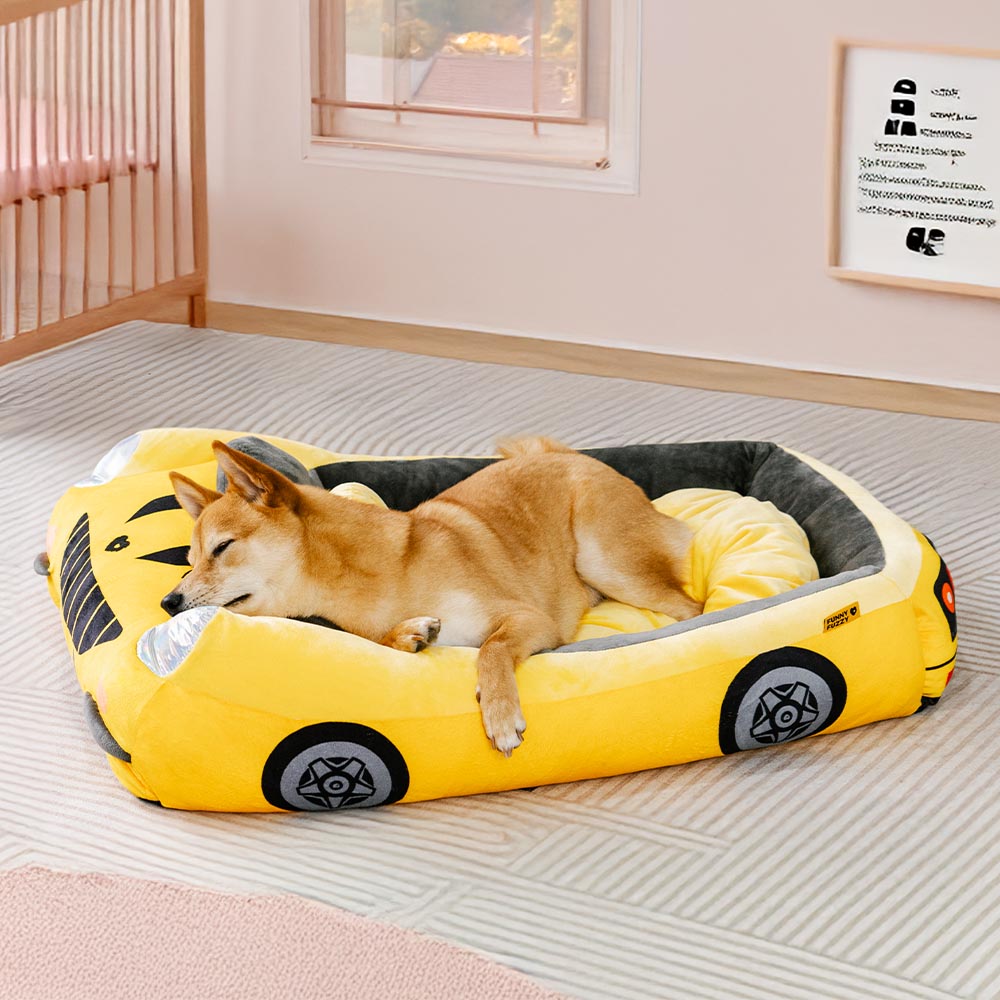 Luxury Convertible Race Car Pet Bed – Classic Design & Ultimate Comfort